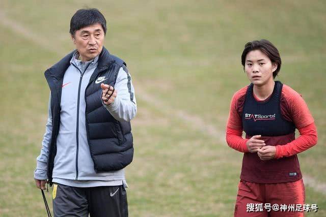 火箭与雷霆季前赛对决分析 归队球员的影响与球队差异
